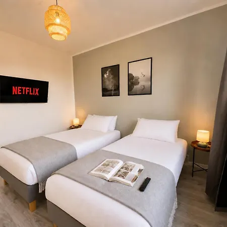 Modernes 5-personen Mit Vollausgestatteter Kueche, Balkon, Waschmaschine, Tv, Wifi *