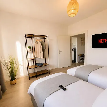 Appartement Modernes 5-personen Mit Vollausgestatteter Kueche, Balkon, Waschmaschine, Tv, Wifi Halle (Saale)