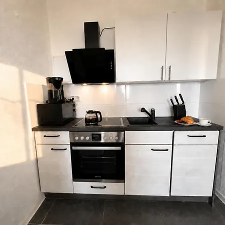 Modernes 5-personen Mit Vollausgestatteter Kueche, Balkon, Waschmaschine, Tv, Wifi Appartement *